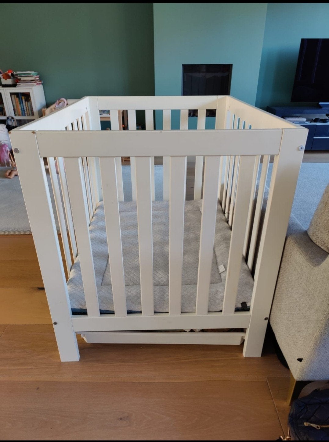 Witte houten box met verstelbare bodem en dubbele kussen, Kinderen en Baby's, Ophalen, Gebruikt, Vierkant, In hoogte verstelbaar
