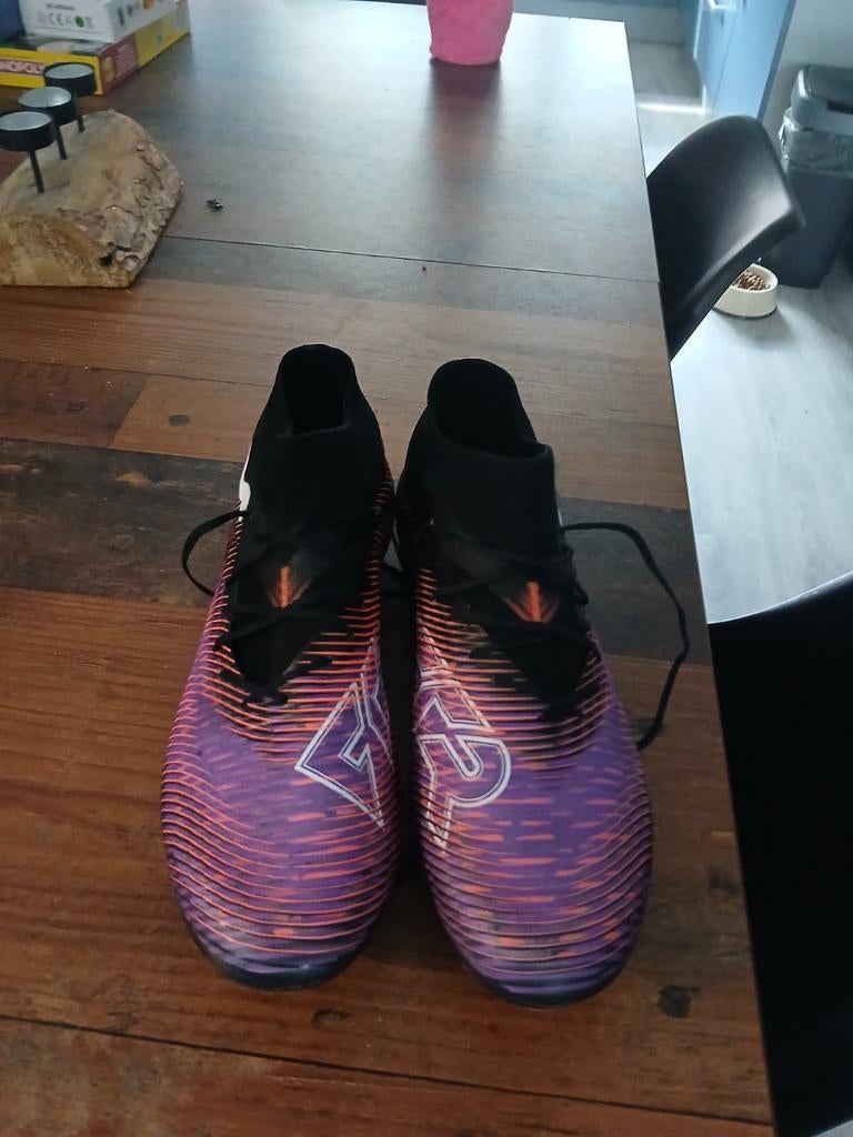 Nieuwe Puma future 8 voetbalschoenen maat 44, Ophalen of Verzenden, Nieuw, Schoenen