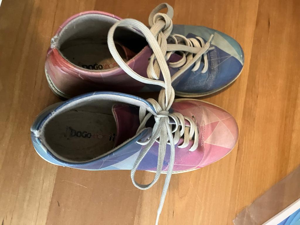 DOGO roze blauwe vegan leather veterschoenen 37, Kleding | Dames, Schoenen, Ophalen of Verzenden, Gedragen, Zwart, Overige typen
