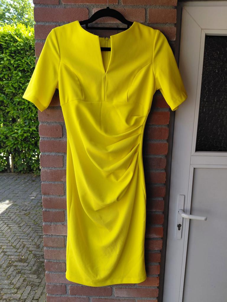 Diva catwalk jurk geel maat l aleen gepast, Kleding | Dames, Jurken, Maat 38/40 (M), Geel, Ophalen of Verzenden, Zo goed als nieuw