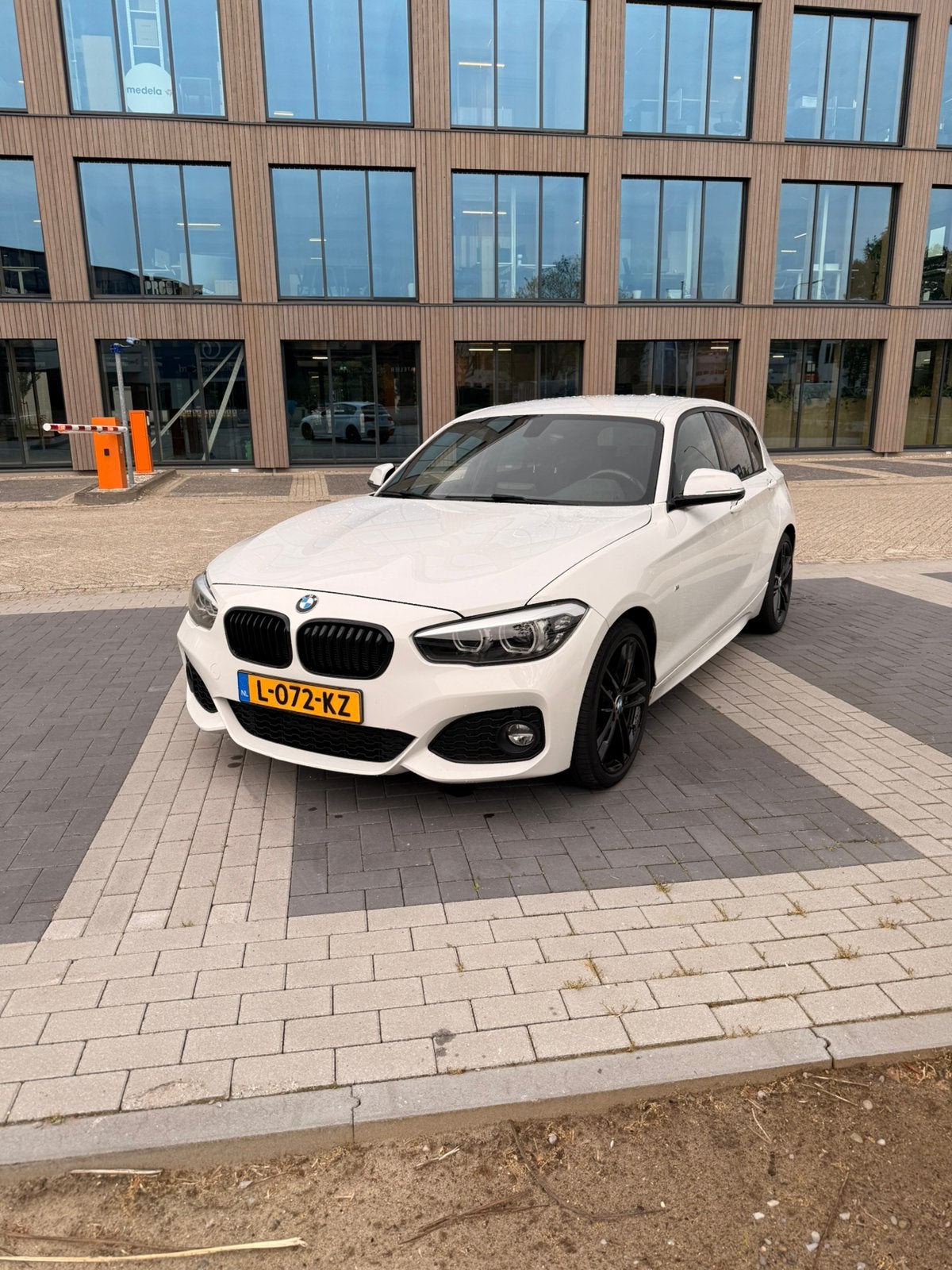BMW 1-Serie 118i 136pk Aut 2017 Wit, 1295 kg, Wit, 650 kg, 19 km/l