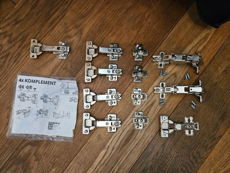 IKEA KOMPLEMENT Scharnieren voor Kasten (6 stuks +2 ), Doe-het-zelf en Verbouw, Hang- en Sluitwerk, Ophalen of Verzenden, Gebruikt