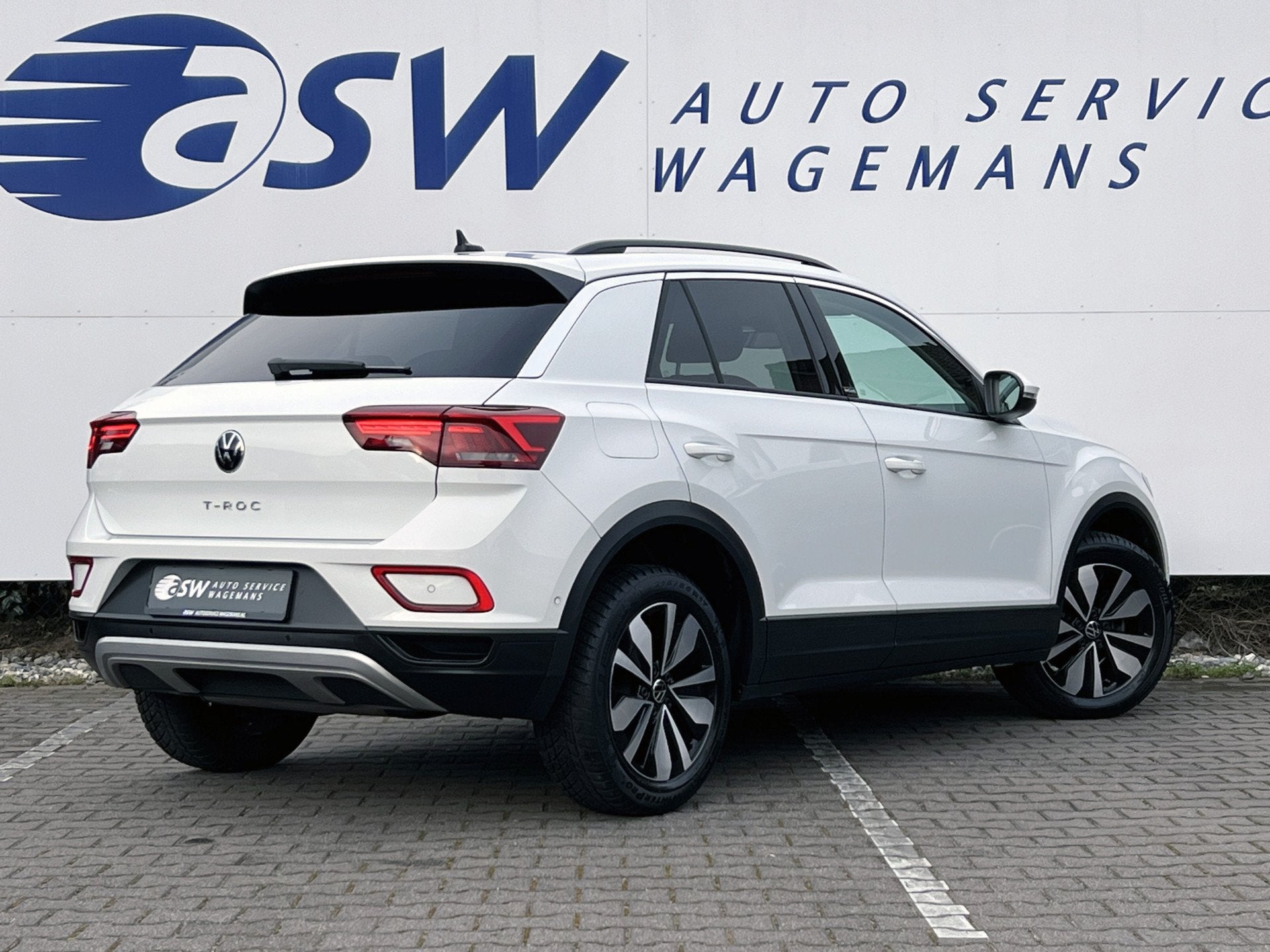 Volkswagen T-Roc 1.5 TSI Move | Carplay | LED | Virtual Cock, Dealer onderhouden, 4 cilinders, Wit, Bedrijf