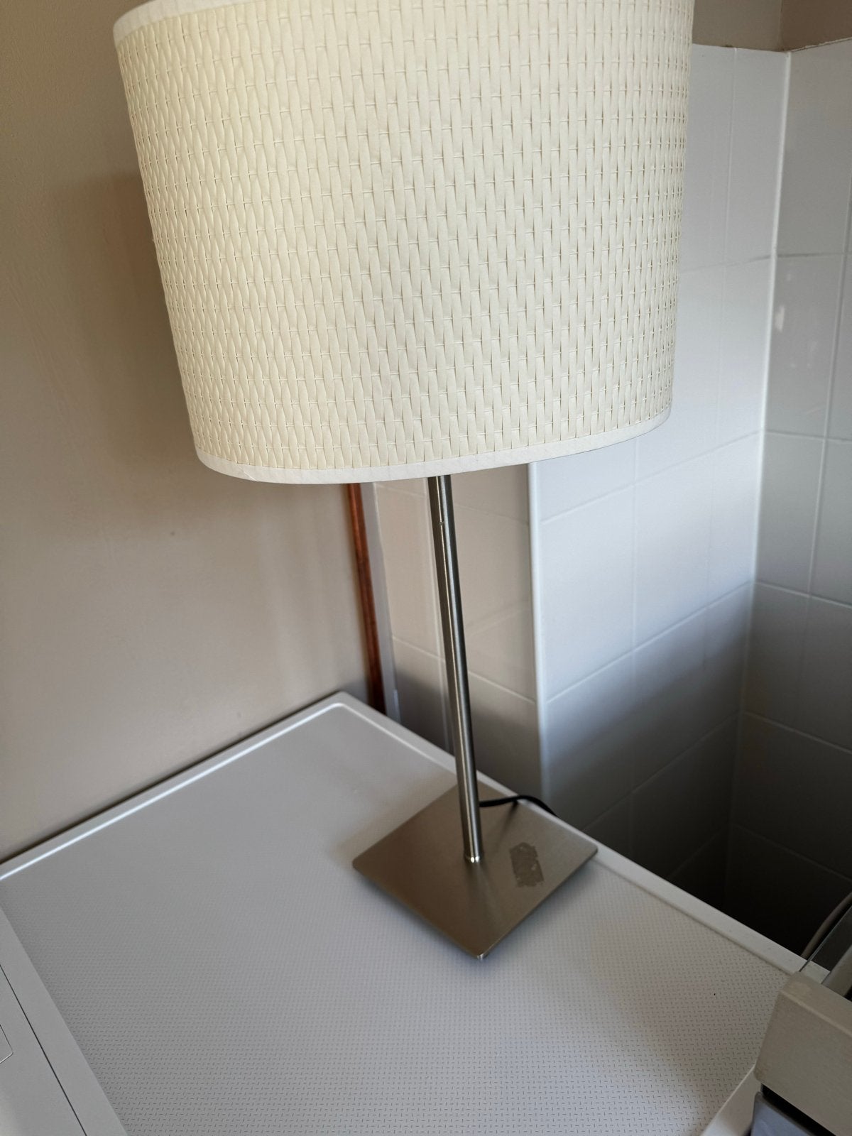 2x Moderne Tafellampen met Witte Kap, Gebruikt, Overige merken, Wit, Met kap