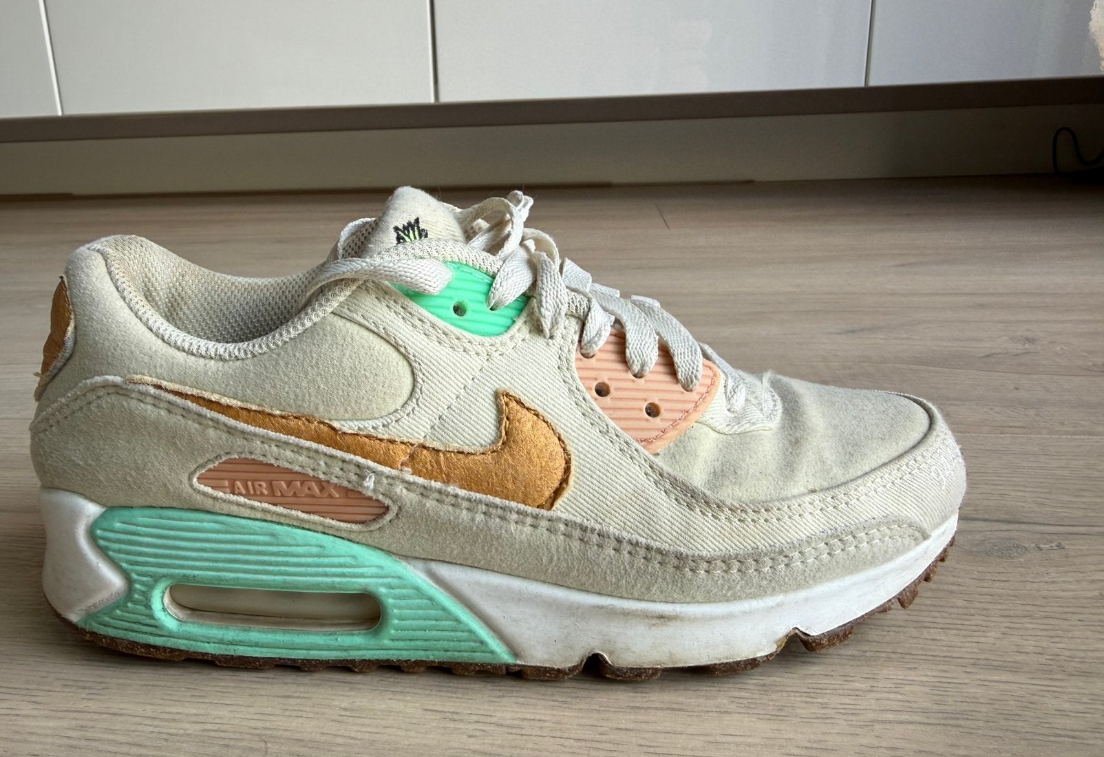 Nike Air Max 90 "Happy Pineapple" maat 38,5, Kleding | Dames, Ophalen of Verzenden, Zo goed als nieuw, Sneakers of Gympen
