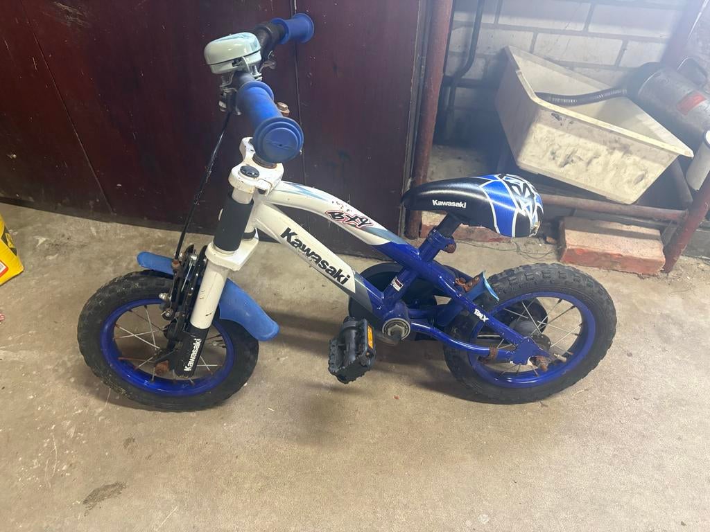 Kawasaki 12 inch kinderfiets - Blauw/Wit, Ophalen, Gebruikt, Terugtraprem, 14 inch of minder