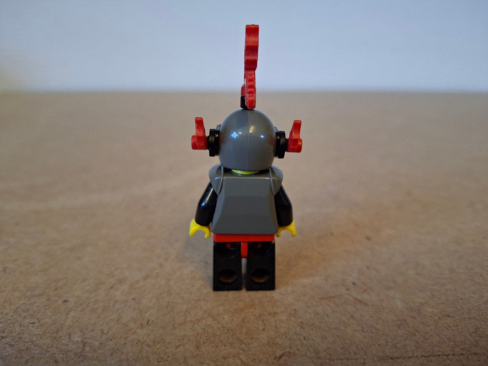 Lego Black Knight met Dragon Plumes. Jaren 90 Castle, Lego, Info@lego.com, 33 Bath Road, Slough, UK, Lego