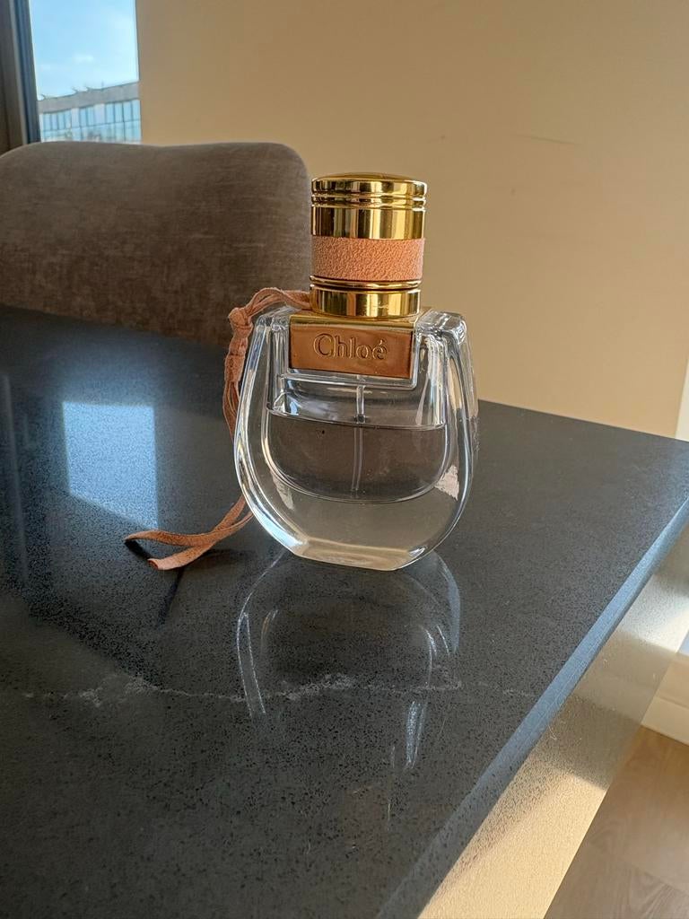 Chloé Eau de Parfum 30ml - Zo goed als nieuw, Sieraden, Tassen en Uiterlijk, Uiterlijk | Parfum, Verzenden, Zo goed als nieuw