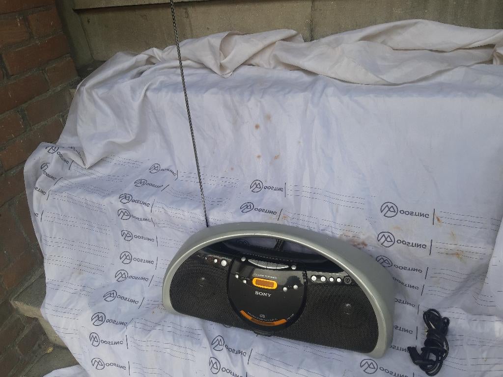 Draagbare Sony Vintage Radio Cd-speler model: ZS-Y2L, Ophalen, Gebruikt, Radio