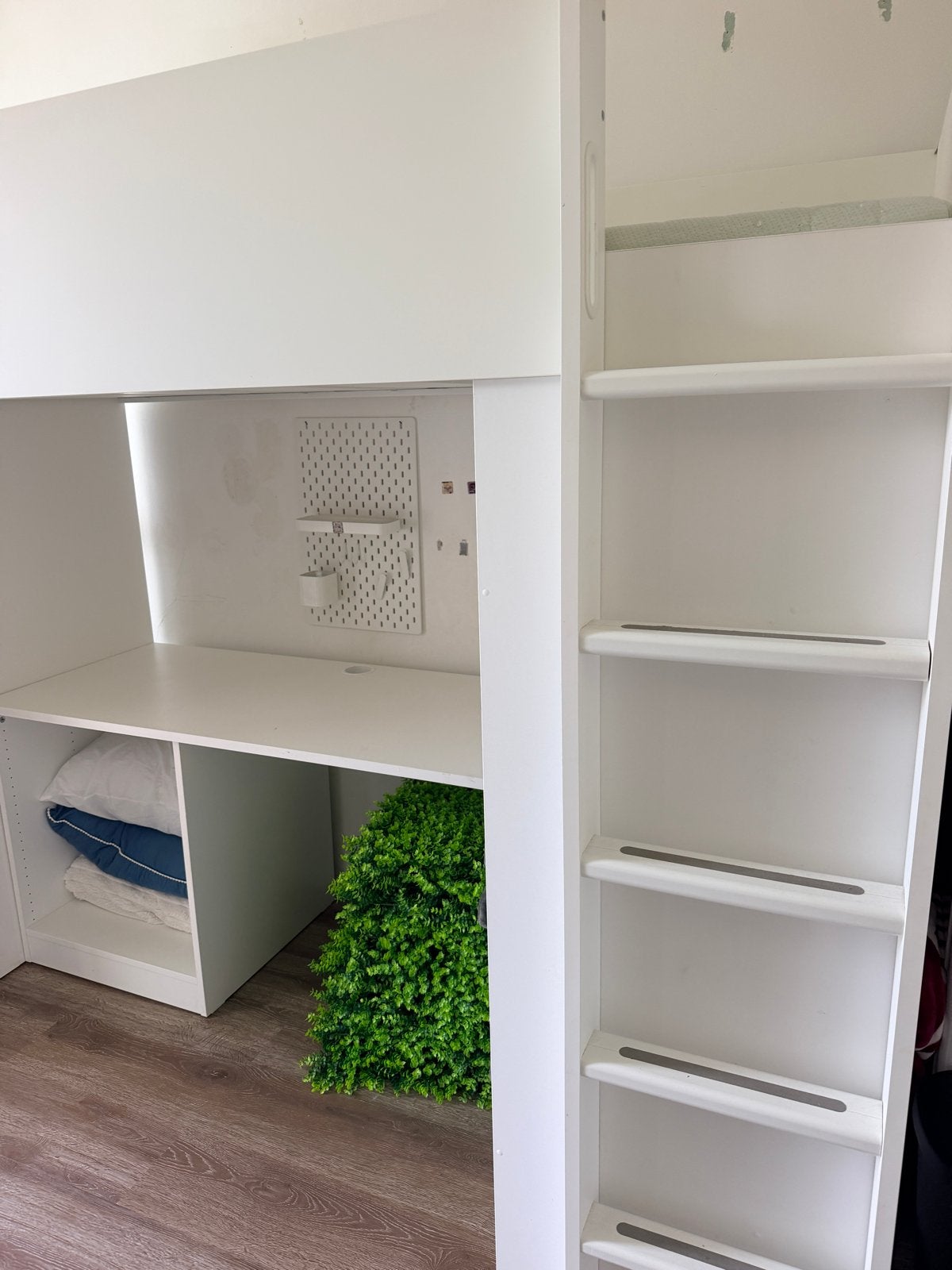 IKEA Hoogslaper met bureau en opbergruimte - Zo goed als nie, Eenpersoons, 210 cm, Minder dan 160 cm, Ophalen of Verzenden