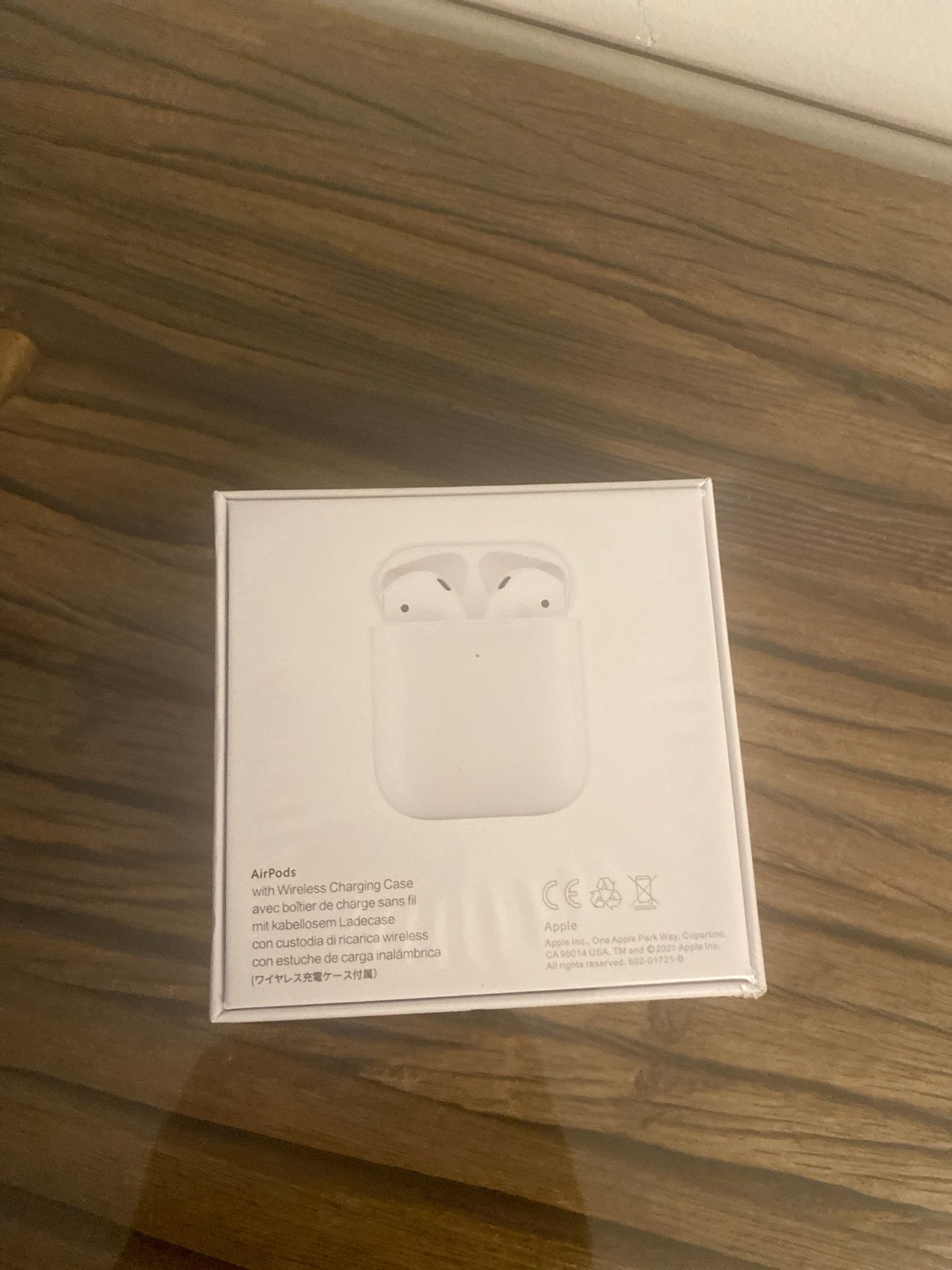 Apple AirPods met draadloze oplaadcase (nieuw in doos)