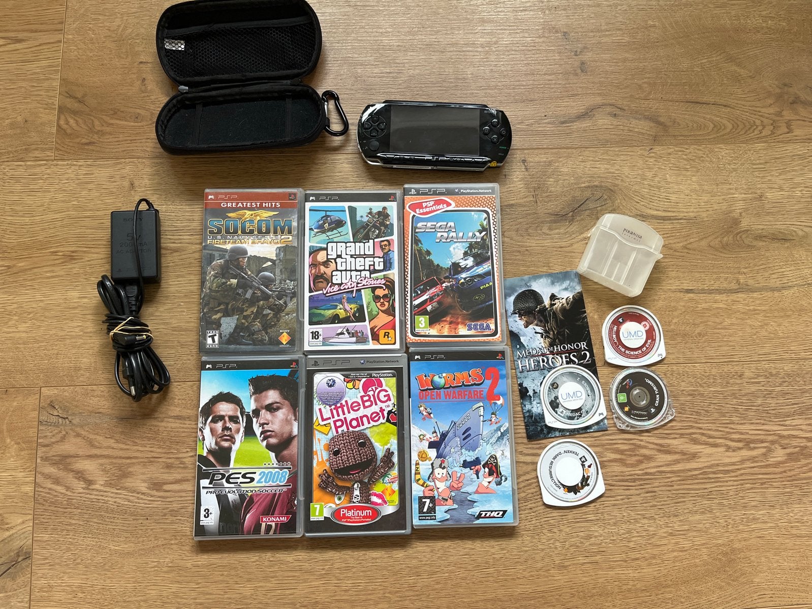 PSP met games en accessoires, Spelcomputers en Games, Spelcomputers | Sony PSP, Zwart, Ophalen of Verzenden, PSP, Gebruikt
