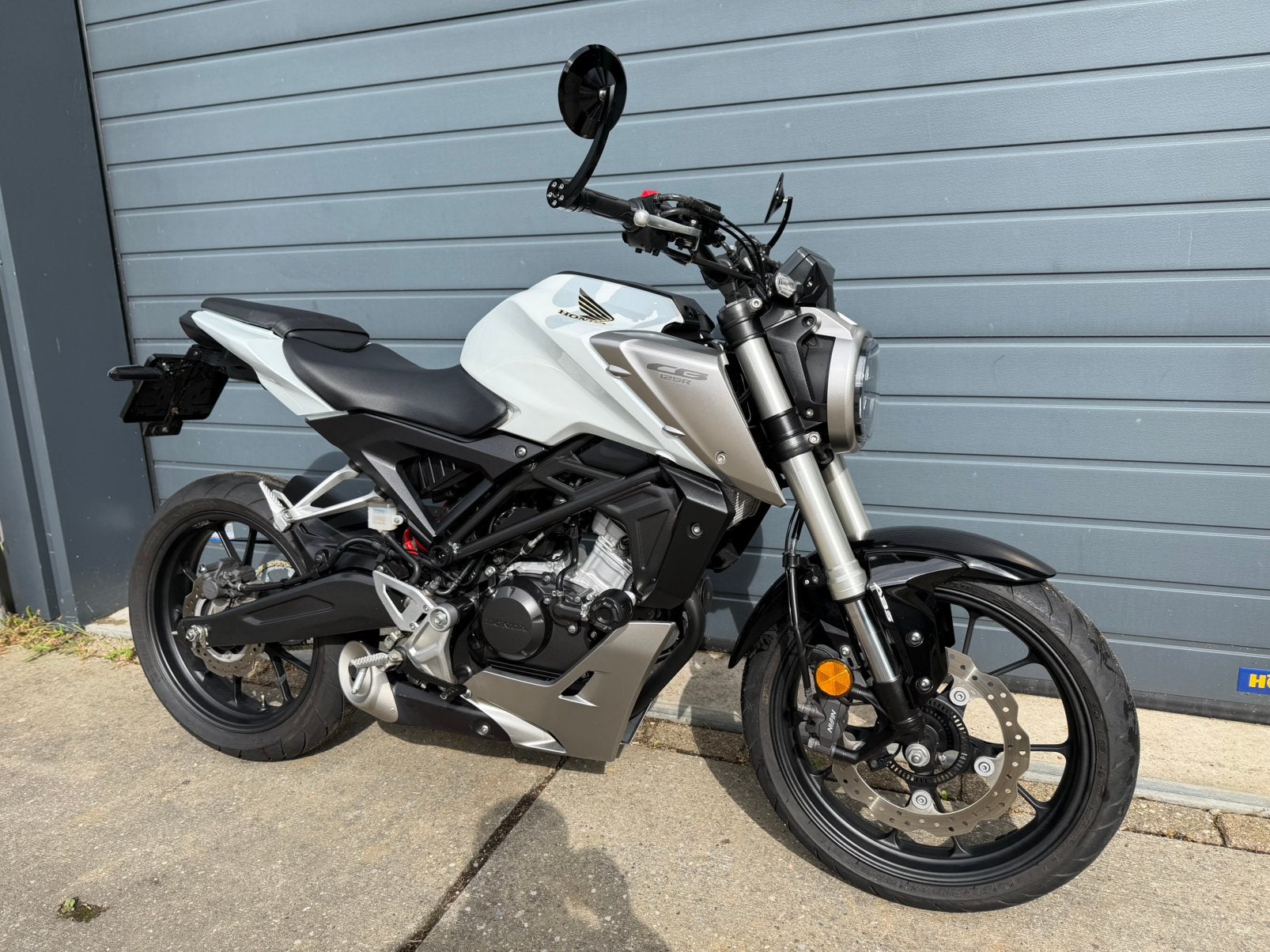 Honda cb125r cb 125 r: Uniek, Parelmoer, Led, 17000km, 2e ei, Motoren, LED Verlichting, Occasion, Bedrijf, 125 cc
