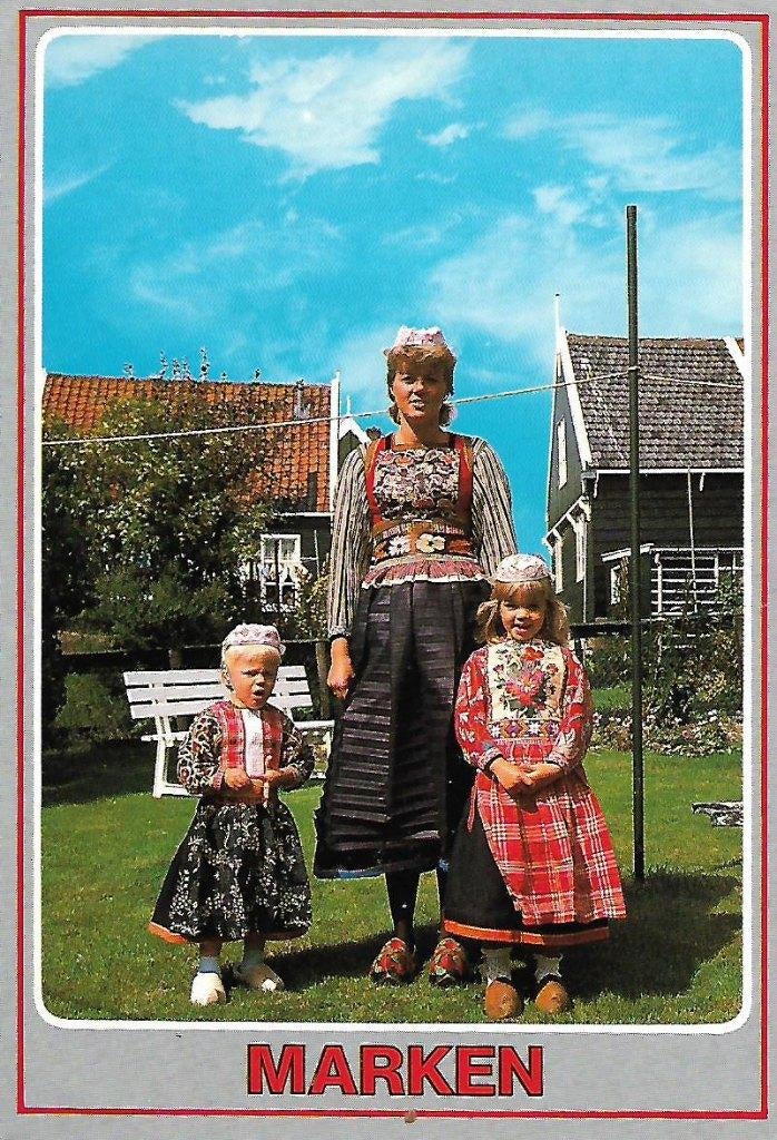 Marken- -Moeder en dochters., Verzenden, 1980 tot heden, Gelopen, Noord-Holland