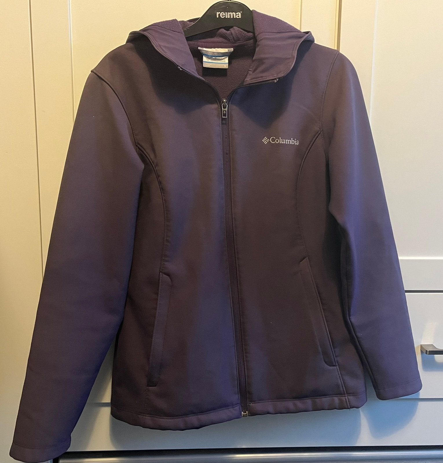 Columbia softshell jas paars capuchon mt S outdoor regenjas, Ophalen of Verzenden, Zo goed als nieuw, Maat 36 (S), Paars