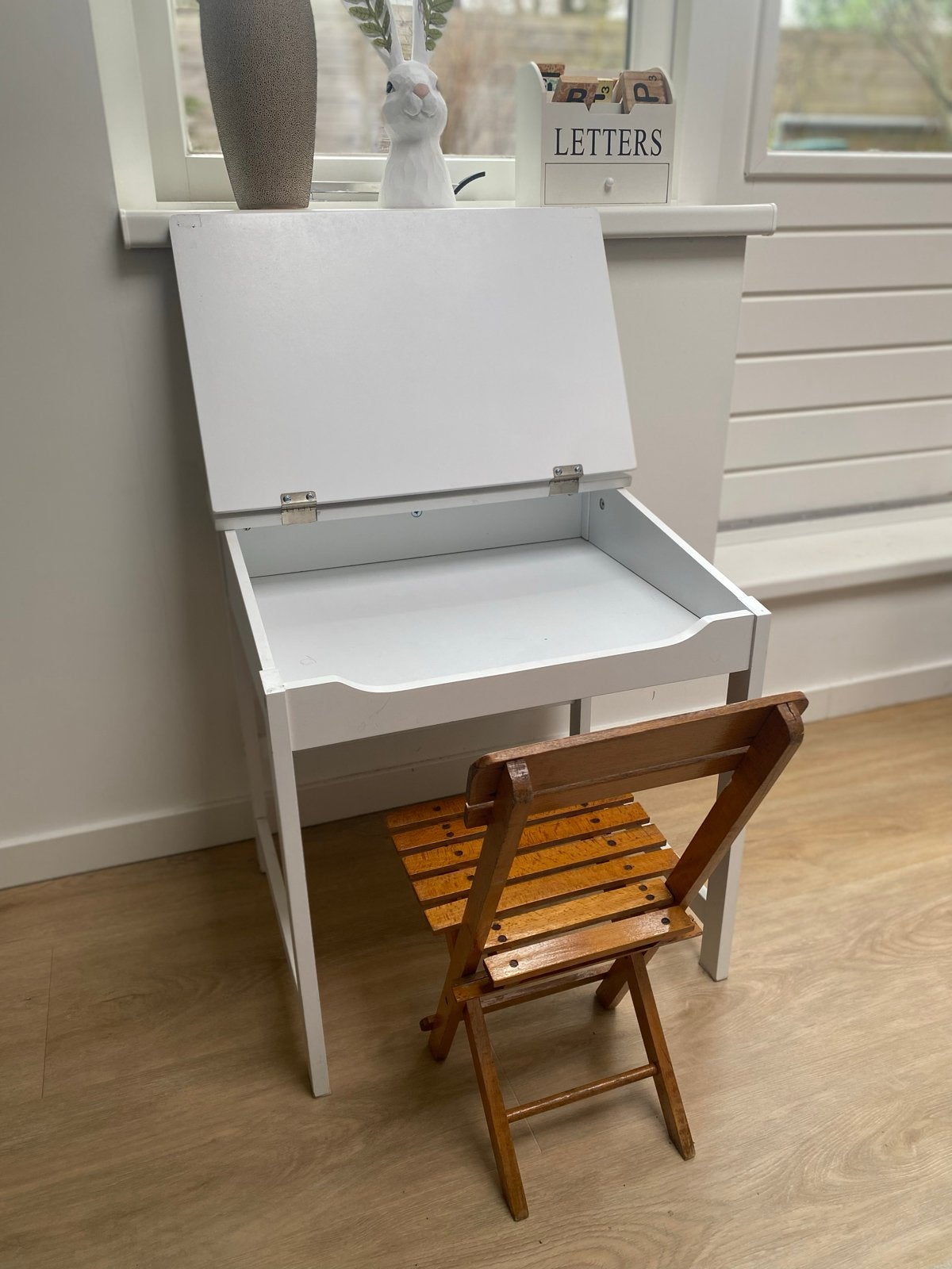 Vintage kinderbureautje met opbergruimte, Ophalen, Gebruikt, Tafel(s)