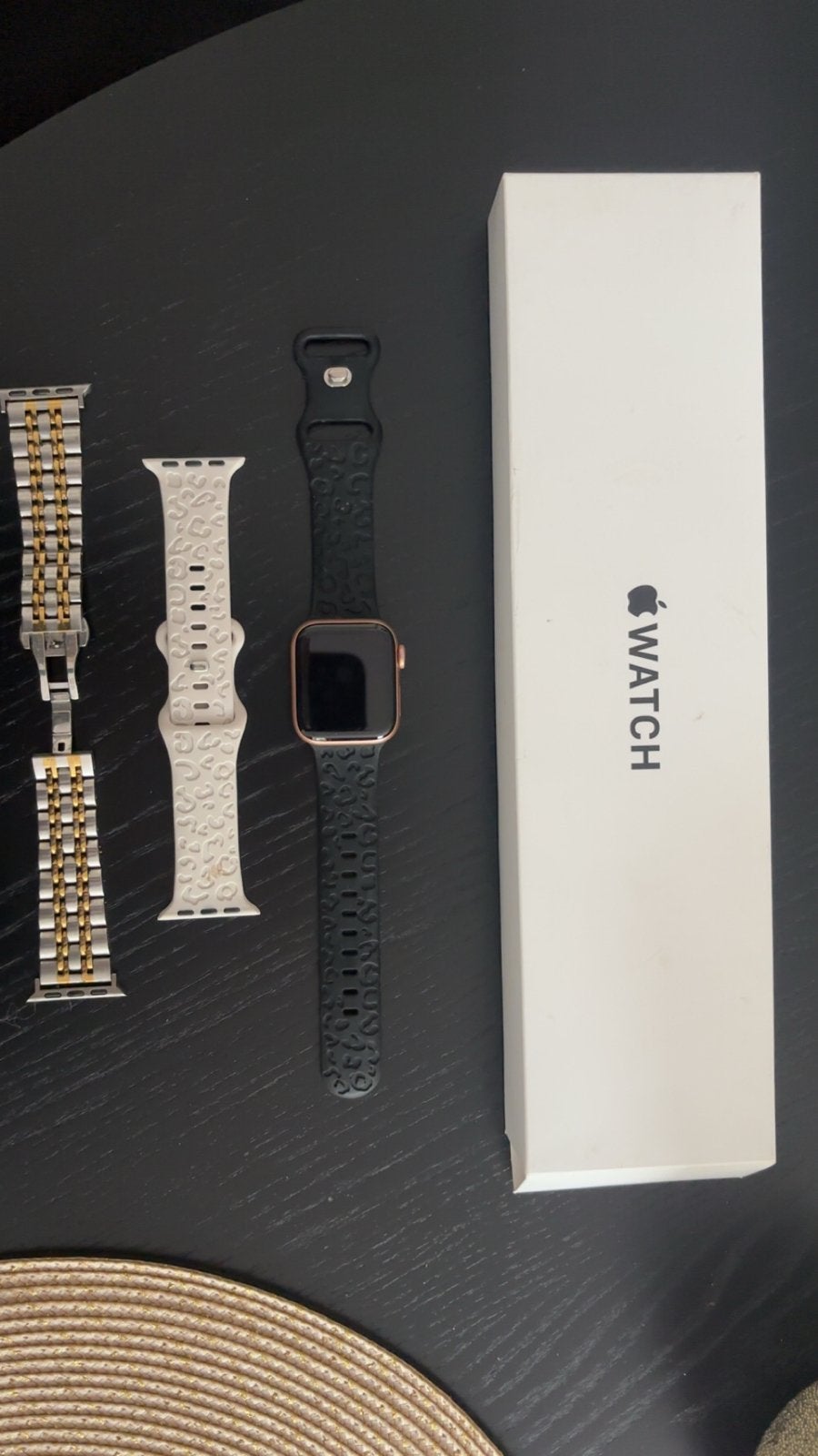 Apple Watch SE (2e gen) 40mm GPS rosegold met Oplader, Afstand, Zwart, IOS, Ophalen of Verzenden