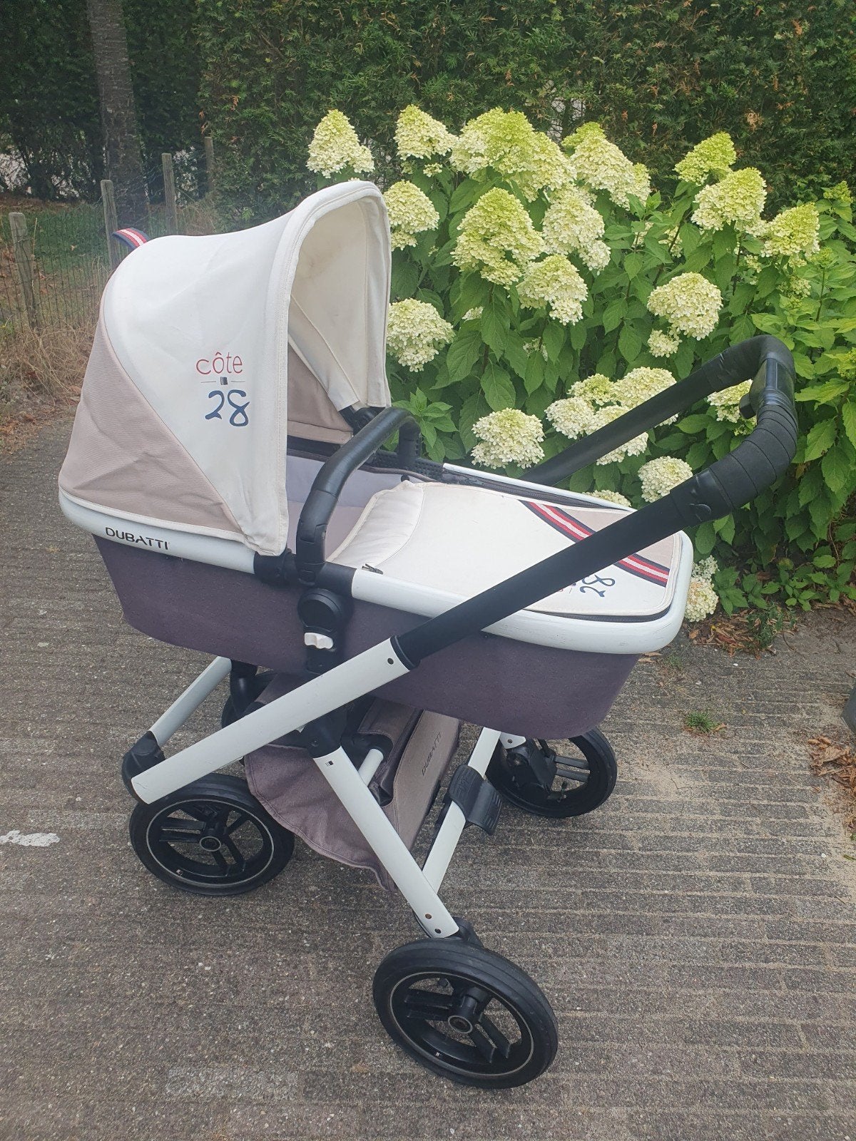 Robuuste wit,grijs,creme Dubatti One kinderwagen, Gebruikt, Luchtbanden, Combiwagen, Ophalen