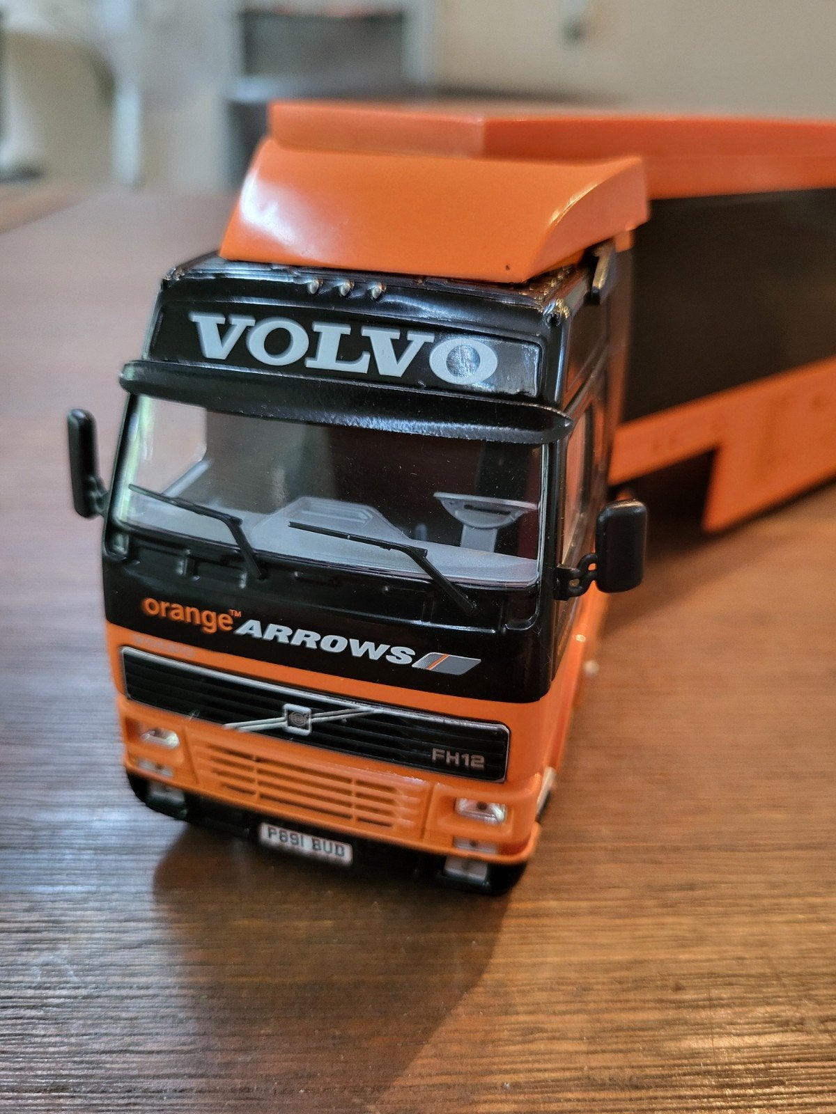 Volvo FH12, Arrows Team, 1/43, Ophalen of Verzenden, Nieuw, Bus of Vrachtwagen, Overige merken