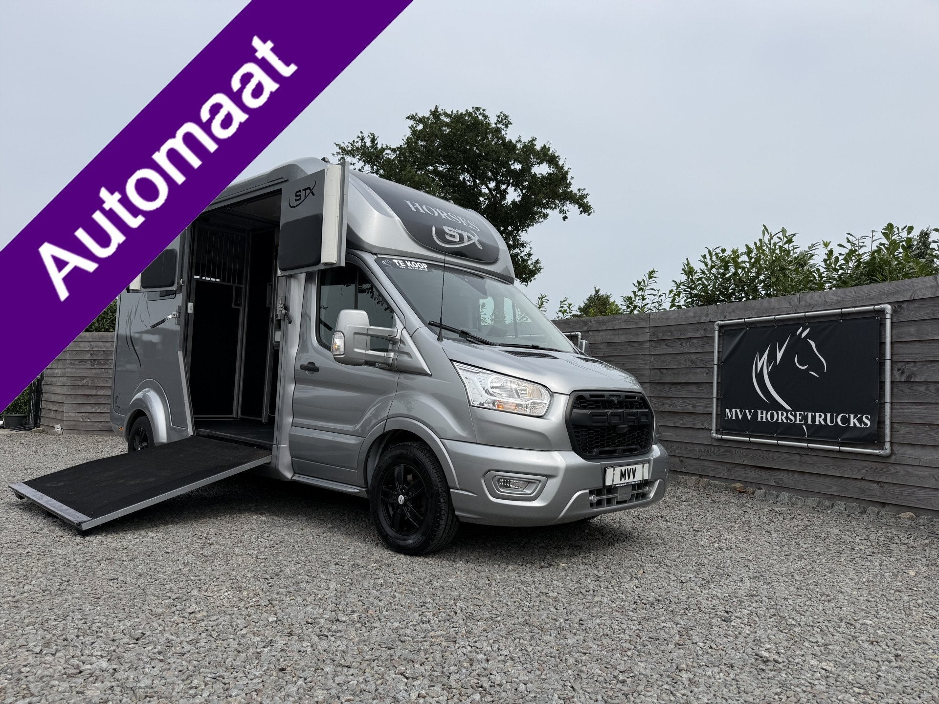 Ford Transit | HORSETRUCK | STX | STALLION 2XL | 2022 | AUTO, Dieren en Toebehoren, Weduwestraat 12
4884MV  WERNHOUT, NL, Paardenwagentje NL | MVV HORSETRUCKS
