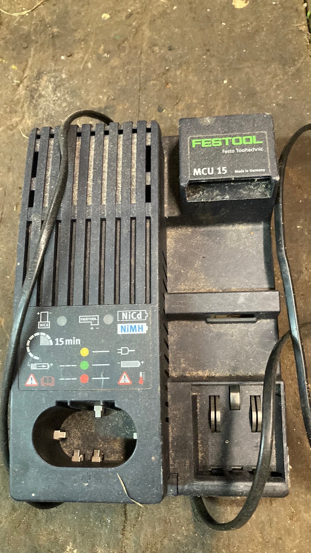 Te koop festool oplader, Ophalen of Verzenden, Zo goed als nieuw