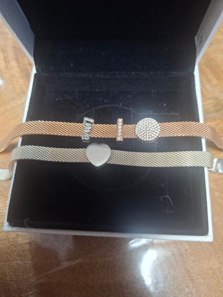 Pandora Reflexions  2 stuks met bedels lengte 17a18cm, Sieraden, Tassen en Uiterlijk, Manchetknopen, Ophalen of Verzenden, Zo goed als nieuw