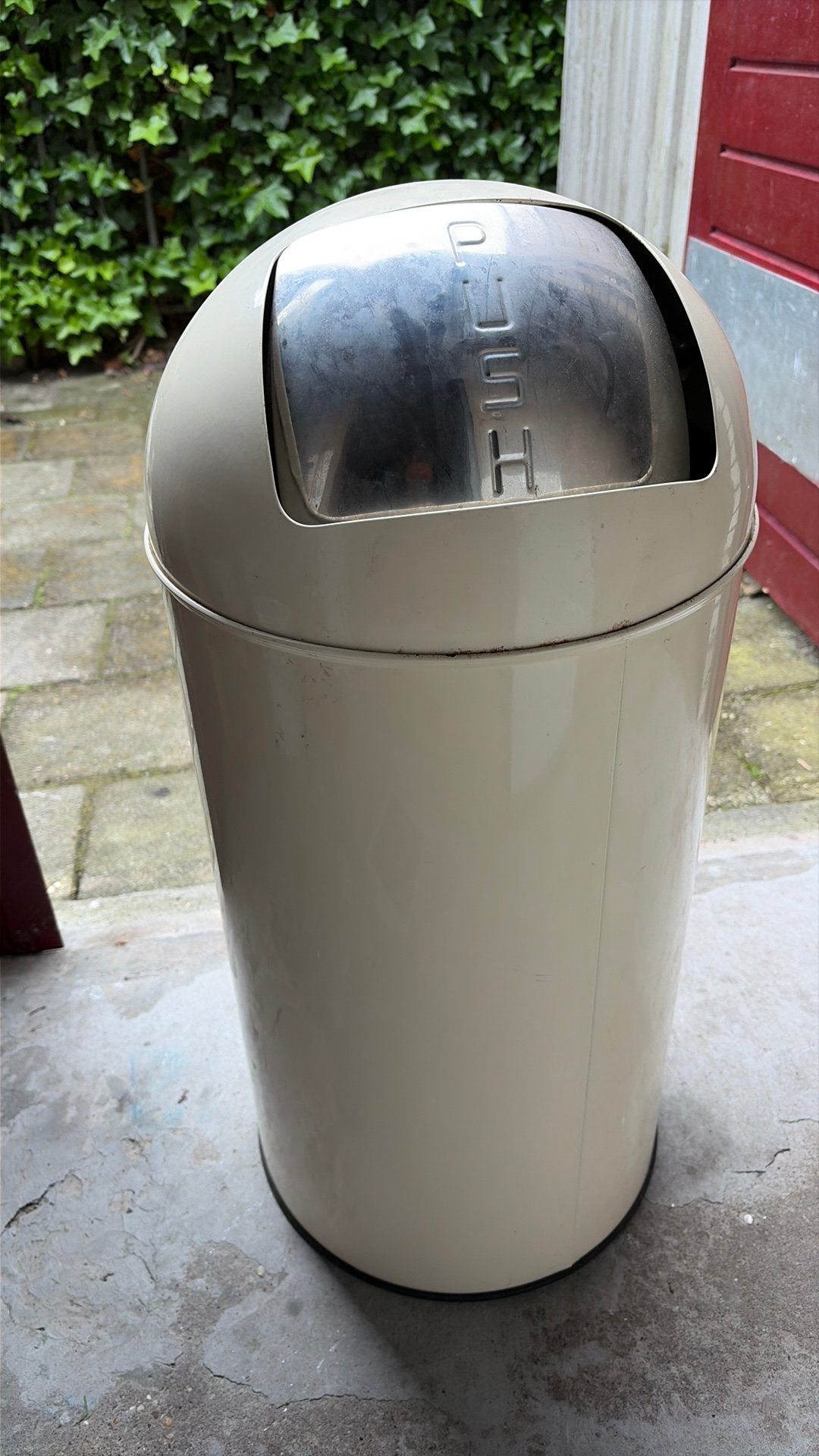 Roomwit rond prullenbak, Huis en Inrichting, Woonaccessoires | Prullenbakken, Ophalen, Metaal, Minder dan 50 cm