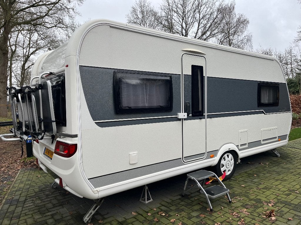 Hobby 540 UL Luxe met mover!, Caravans en Kamperen, Caravans, Rondzit, Hobby, Particulier, 2 aparte bedden