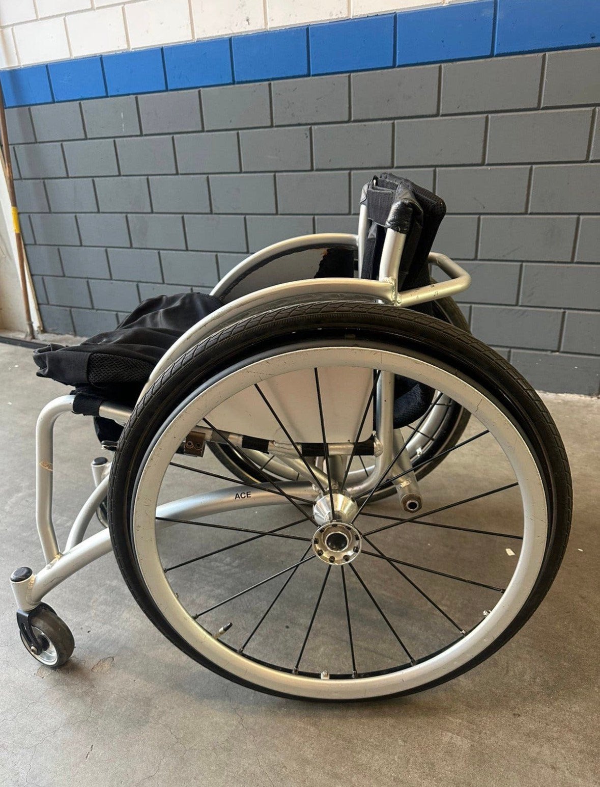 Wolturnus sportrolstoel zsm ophalen!!, Ophalen, Zo goed als nieuw, Handbewogen rolstoel