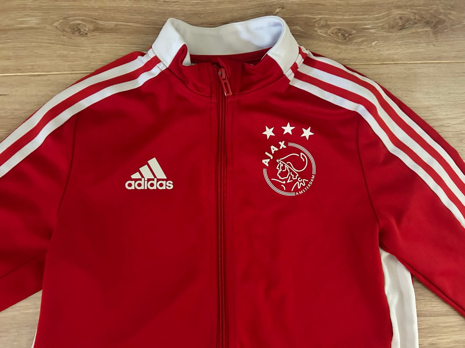 Ajax Adidas trainingsjas rood maat 164 (13-14 jaar), Kinderen en Baby's, Kinderkleding | Maat 164, Ophalen of Verzenden, Zo goed als nieuw