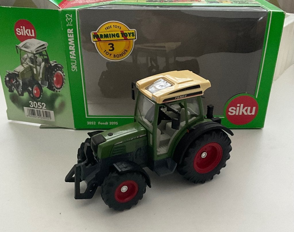 FENDT 2095 Doos 3052, Hobby en Vrije tijd, Modelauto's | 1:32, Ophalen of Verzenden, Zo goed als nieuw, Tractor of Landbouw, SIKU