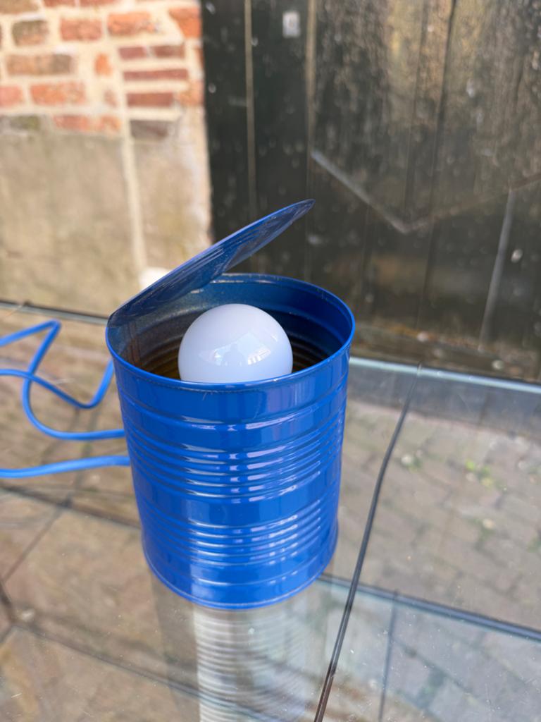 Vrieland Design Bliklamp - Blauw - Vintage Tafellamp, Huis en Inrichting, Lampen | Tafellampen, Ophalen of Verzenden, Gebruikt