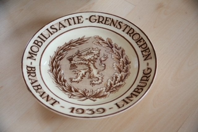 Mobilisatie Grenstroepen Brabant Limburg 1939 bord, Antiek en Kunst, Antiek | Wandborden en Tegels, Ophalen of Verzenden