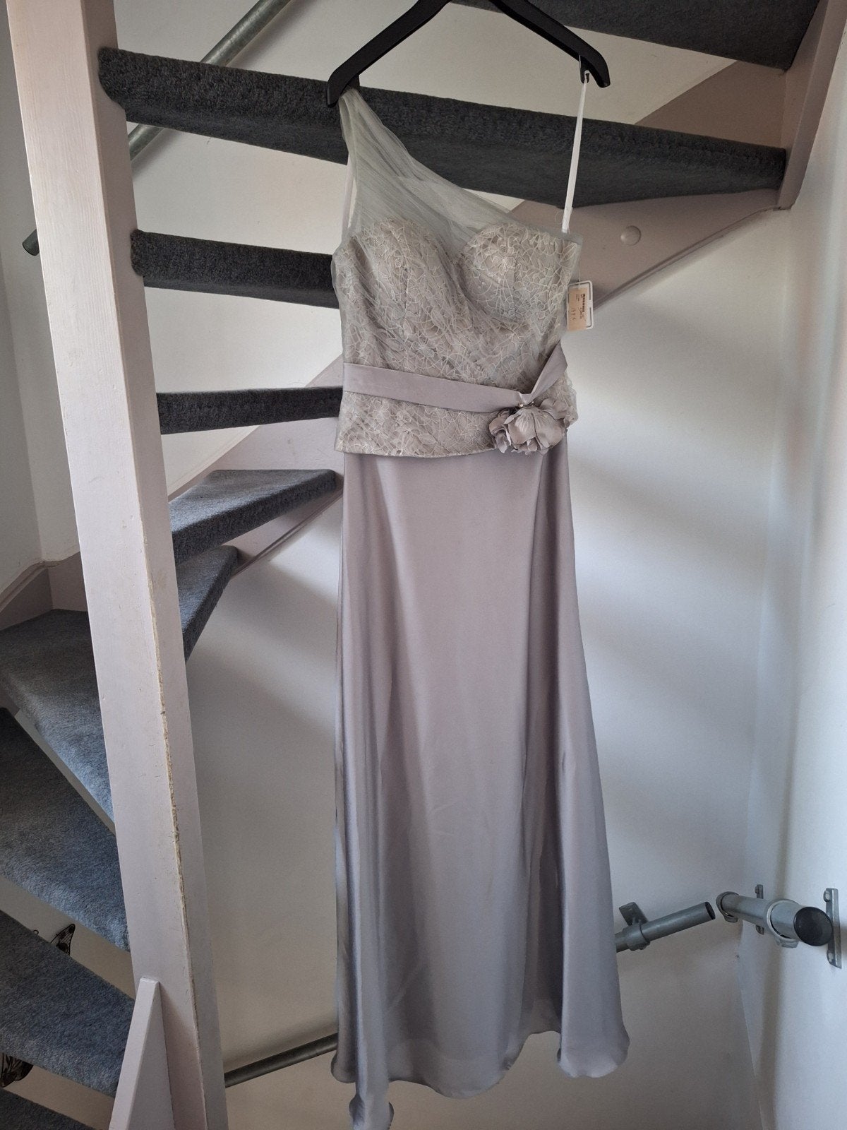 Elegante avondjurk / galajurk in maat M, Maat 38/40 (M), Nieuw, Ophalen of Verzenden, Grijs