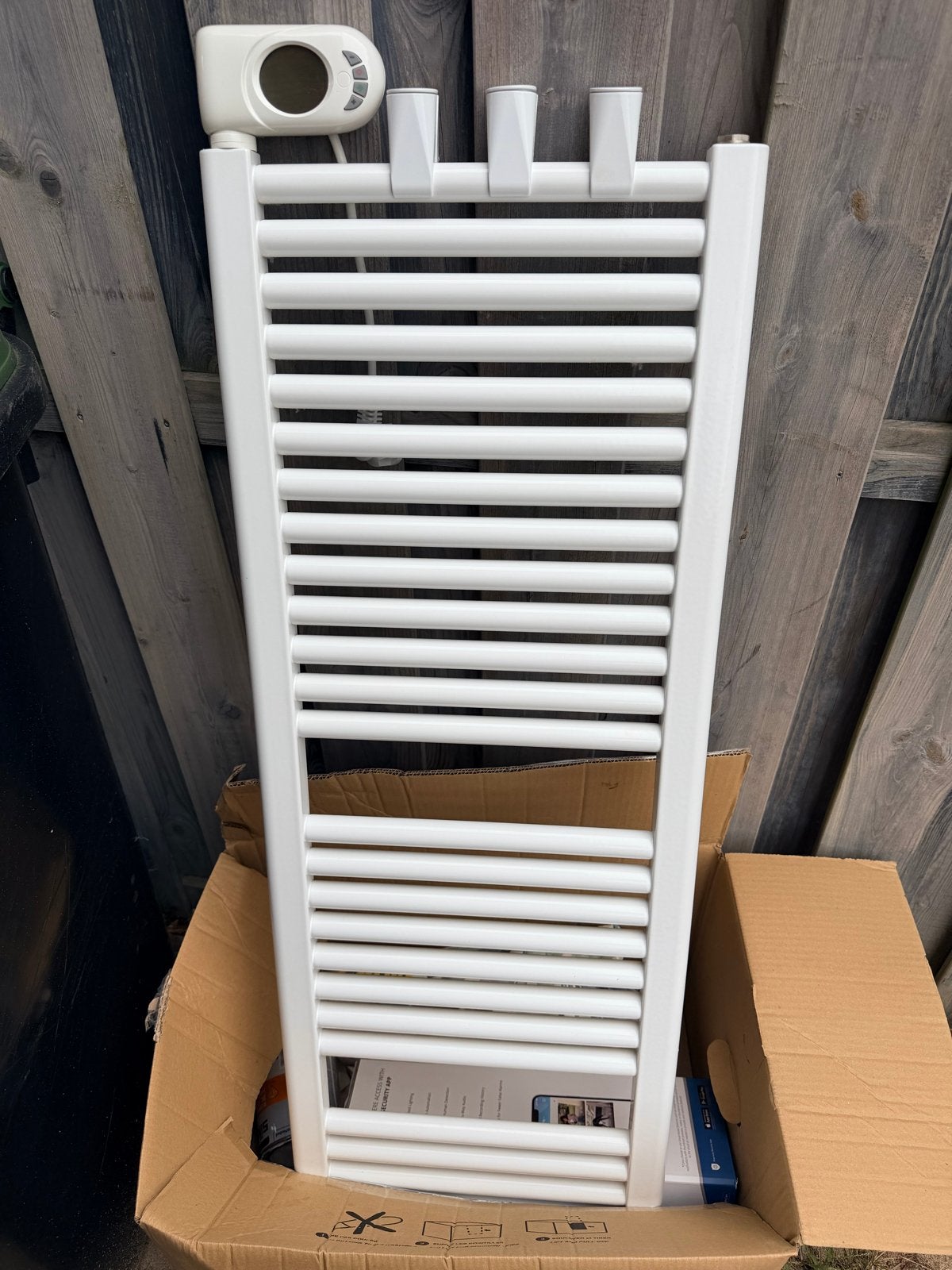 Elektrische handdoekradiator voor badkamer, Doe-het-zelf en Verbouw, Verwarming en Radiatoren, Ophalen, 500 tot 800 watt, Radiator