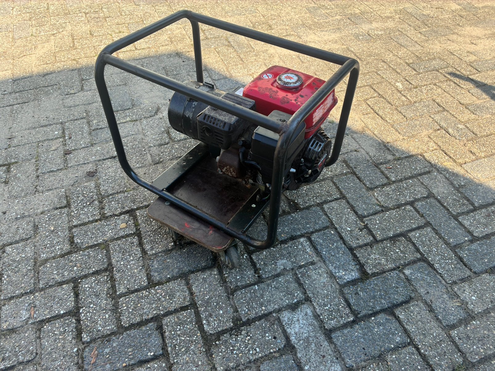 Tekoop Euro power 2kw, Ophalen, Gebruikt