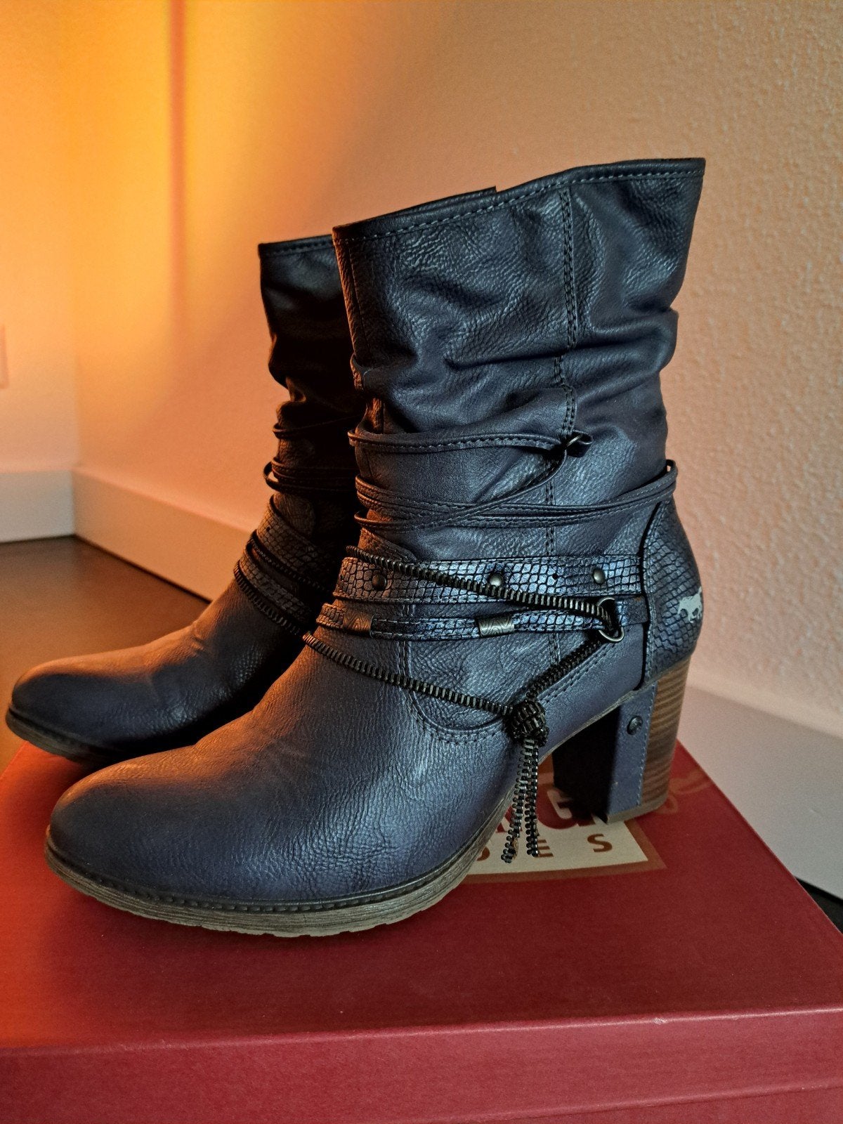 Mustang donkerblauwe enkellaarsjes - Maat 40, Blauw, Lage of Enkellaarzen, Ophalen of Verzenden, Mustang