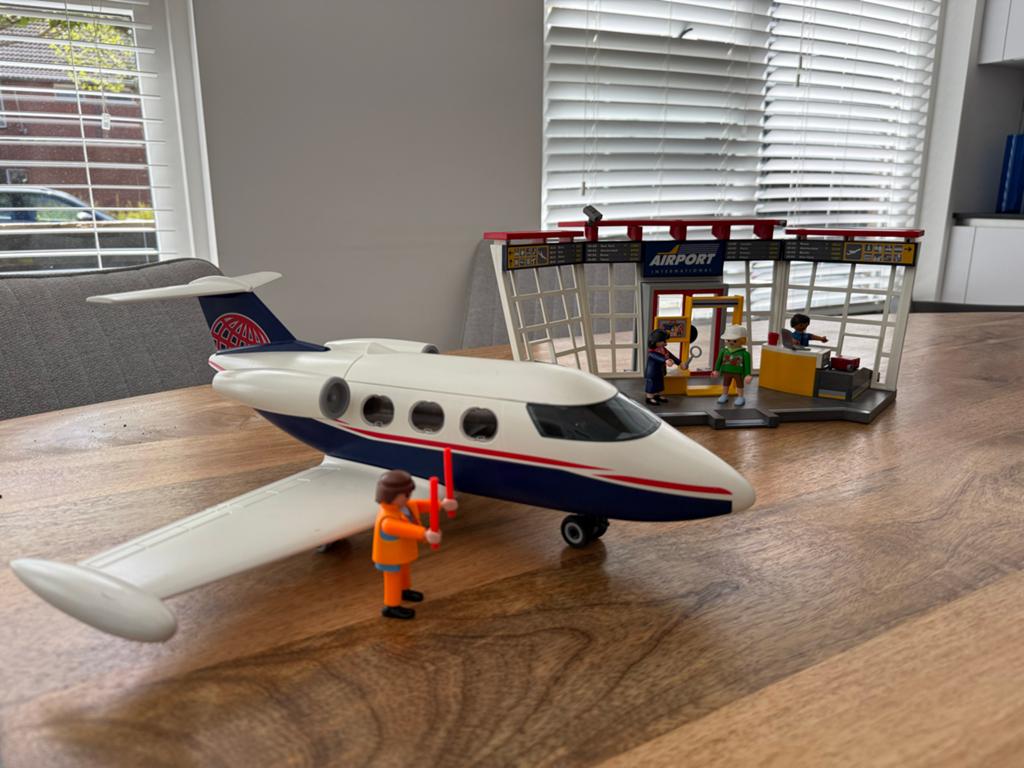 Playmobil Vliegveld (70114) met vliegtuig en accessoires, Ophalen of Verzenden, Gebruikt, Complete set
