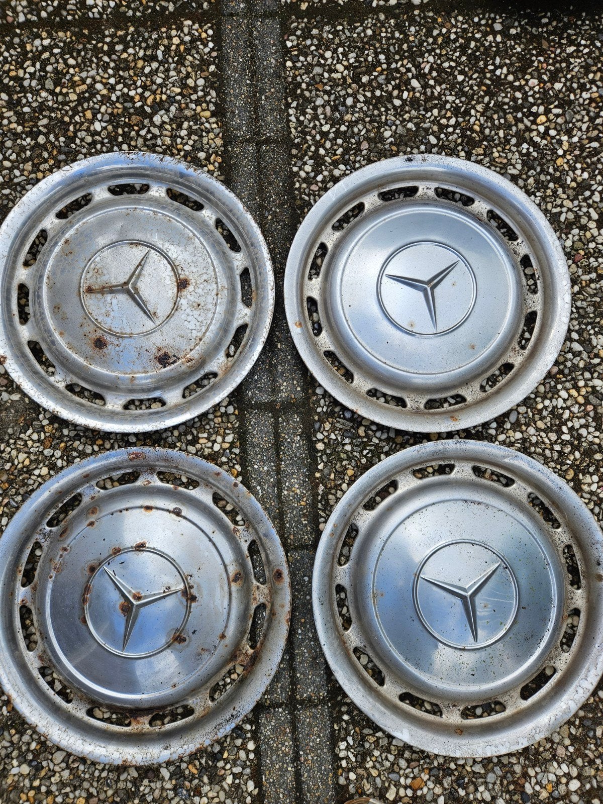 Mercedes W123 wieldoppen - Set van 4, Ophalen of Verzenden, Gebruikt