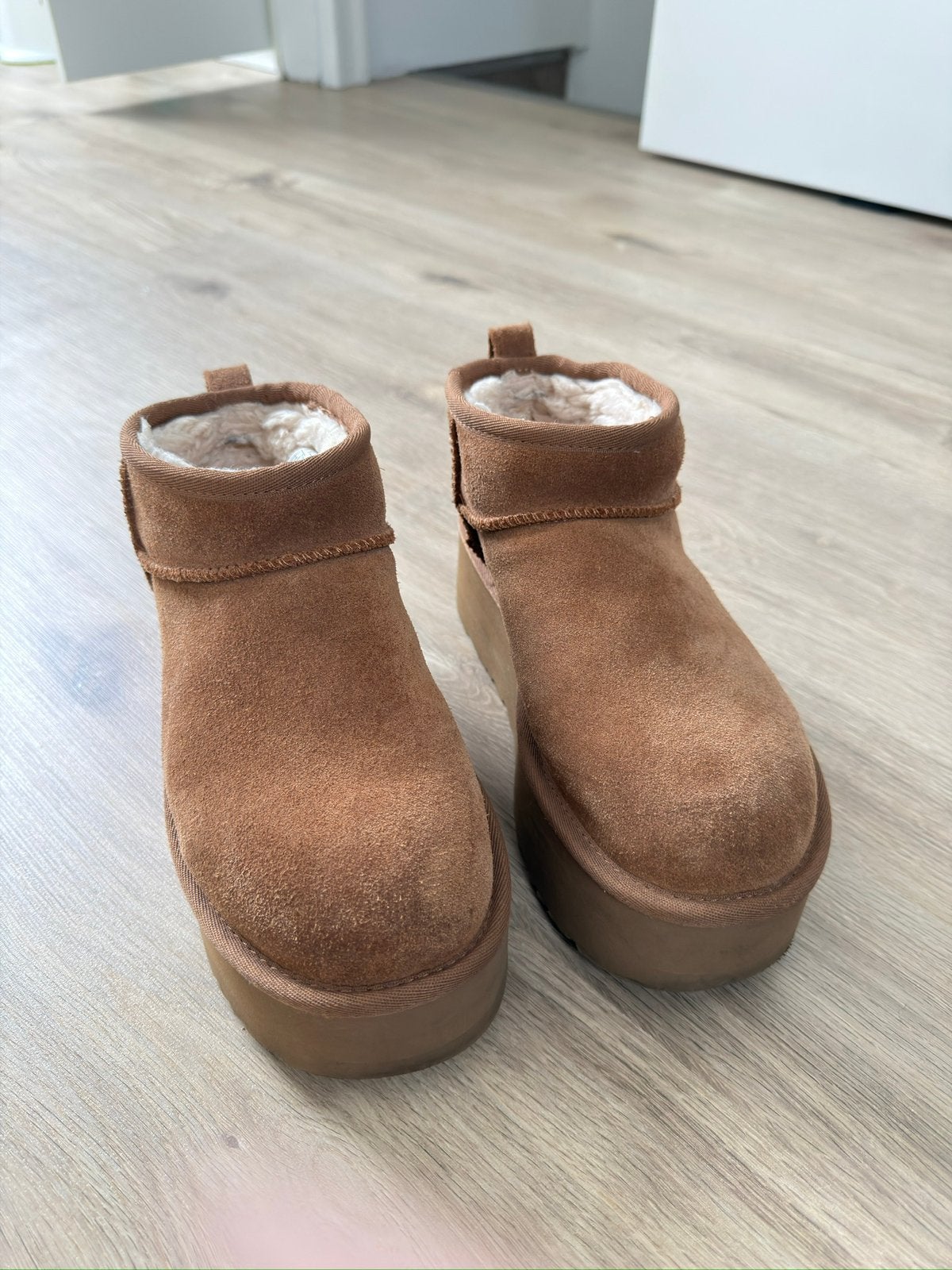 Ugg classic ultra mini, Ophalen of Verzenden, Zo goed als nieuw, Bruin