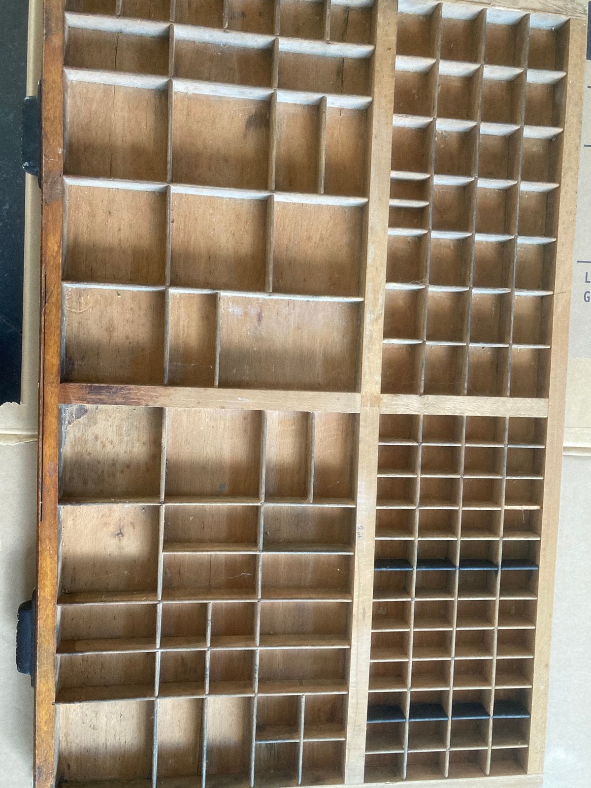 Oude letterkast, Ophalen