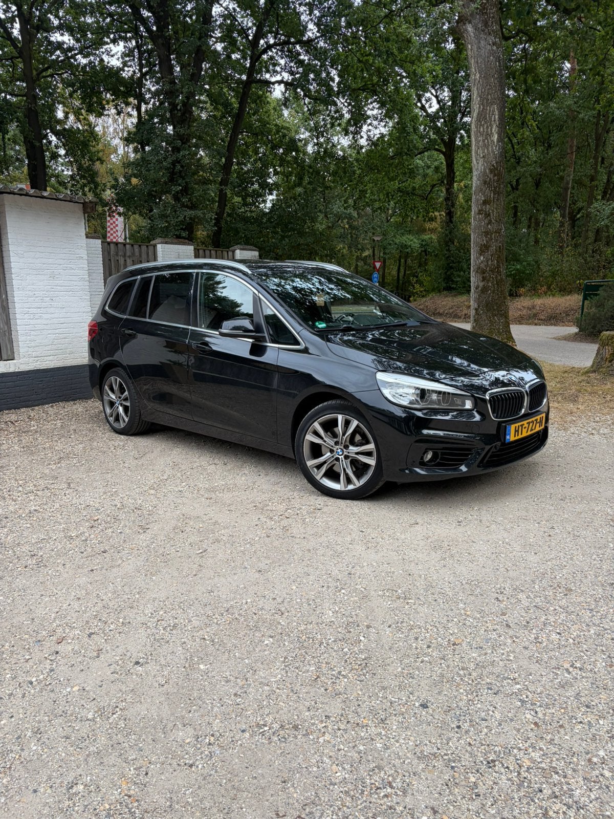 BMW 2-Serie Gran Tourer 1.5 218I AUT 2016 Zwart, Auto's, 136 pk, Zwart, 2-Serie Gran Tourer, Zwart