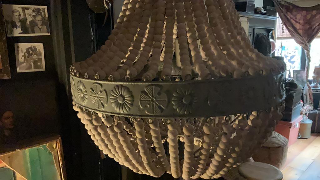 GROTE NIEUWE HOUTEN KRALEN KROONLUCHTER 🙏🏻, Ophalen, Beige, Nieuw, 50 cm of meer