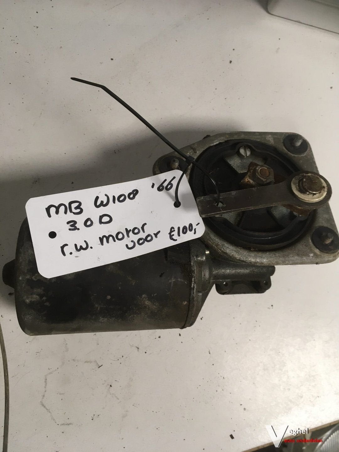 Mercedes w108 1966 Ruitenwissermotor voor