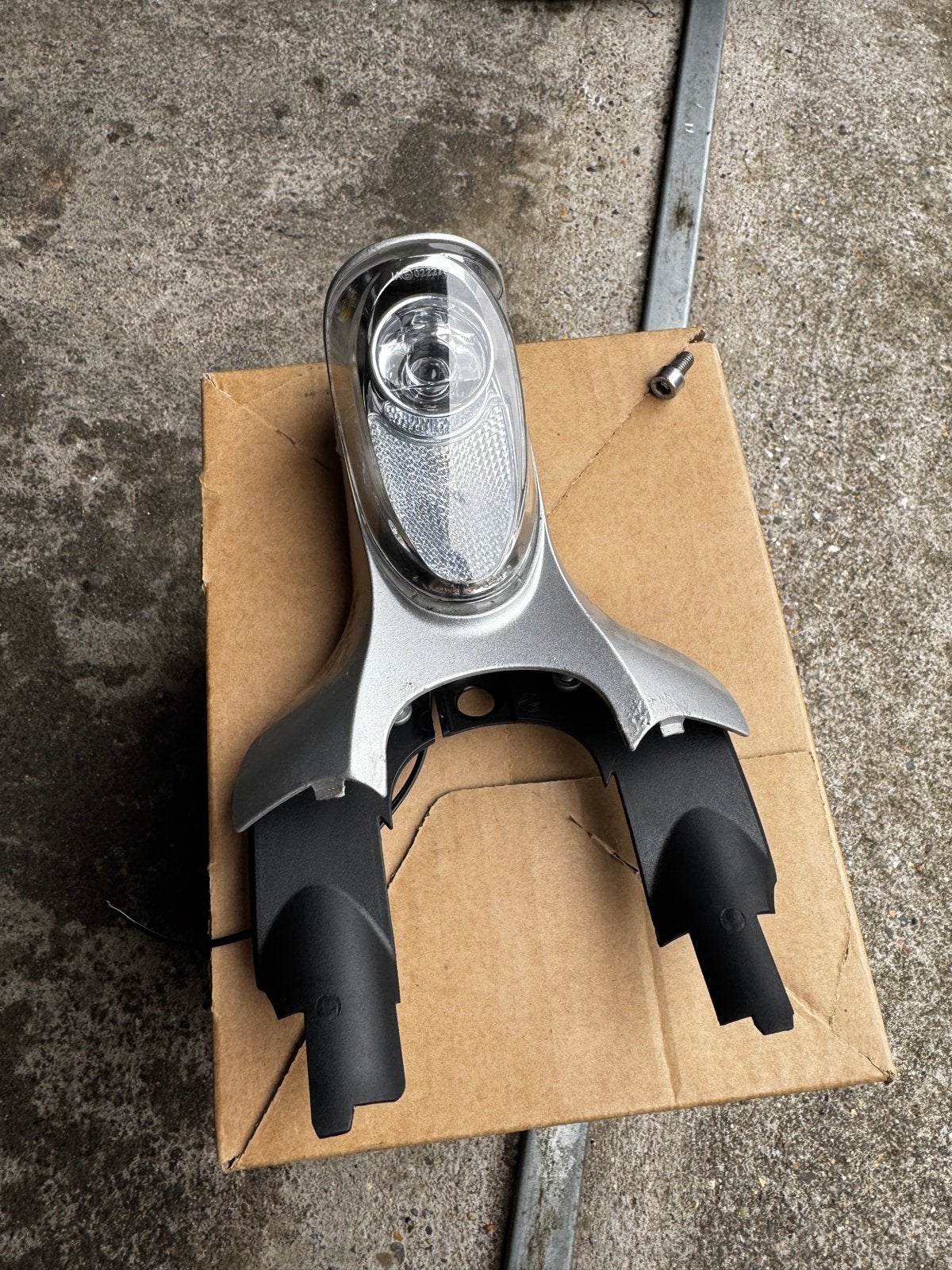 Foto 2 van Prima Koplamp voor Batavus Padova en Easy modellen