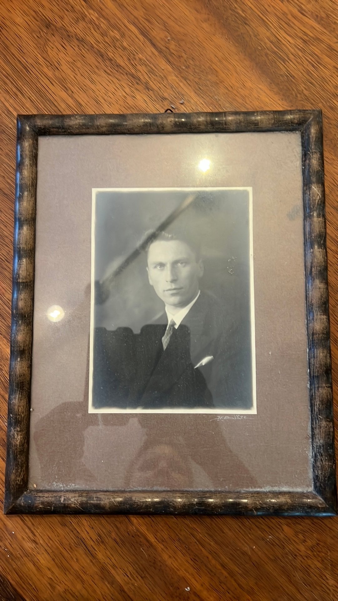 Zwart wit foto in oude lijst, Ophalen of Verzenden