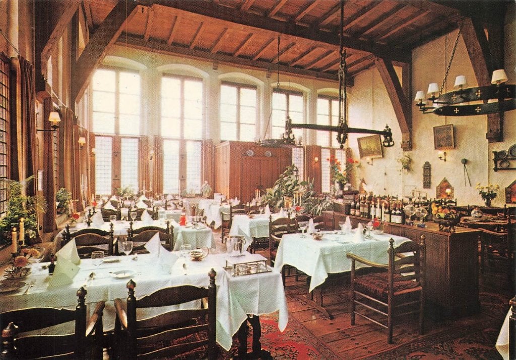 Doesburg, Interieur Restaurant De Zwaag, Ophalen of Verzenden, 1960 tot 1980, Gelopen, Gelderland