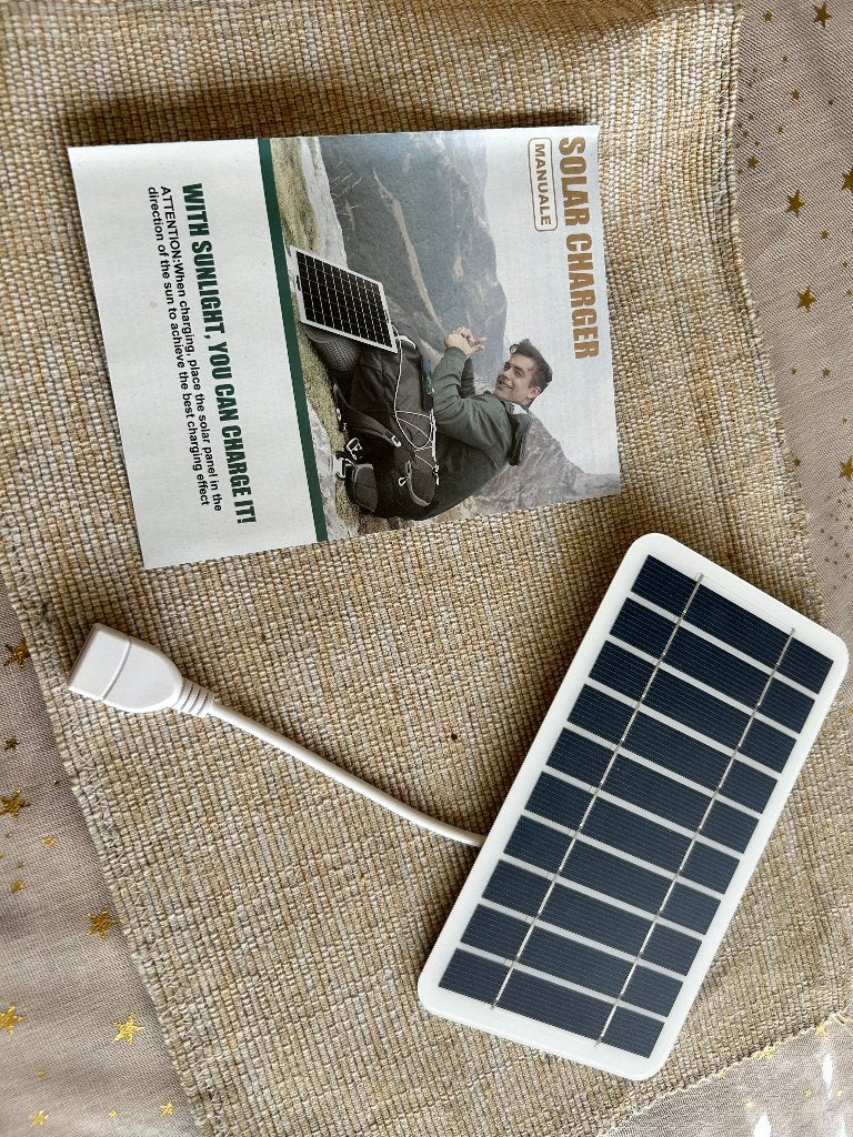 solar oplader mini oplader zonnepaneel zonne energie, Ophalen of Verzenden, Zo goed als nieuw, Onbekend