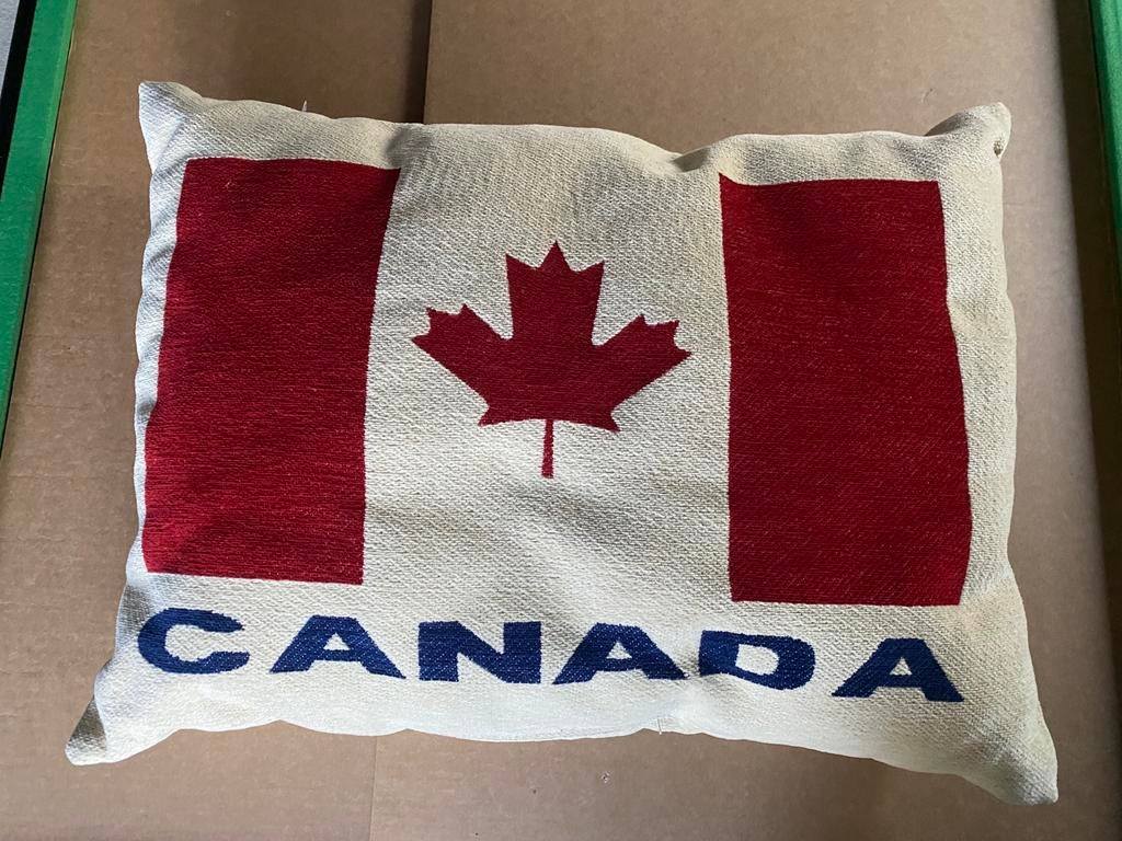 Decoratief Canadees vlag kussen met 'CANADA' tekst, Ophalen, Nieuw, Rood, Rechthoekig