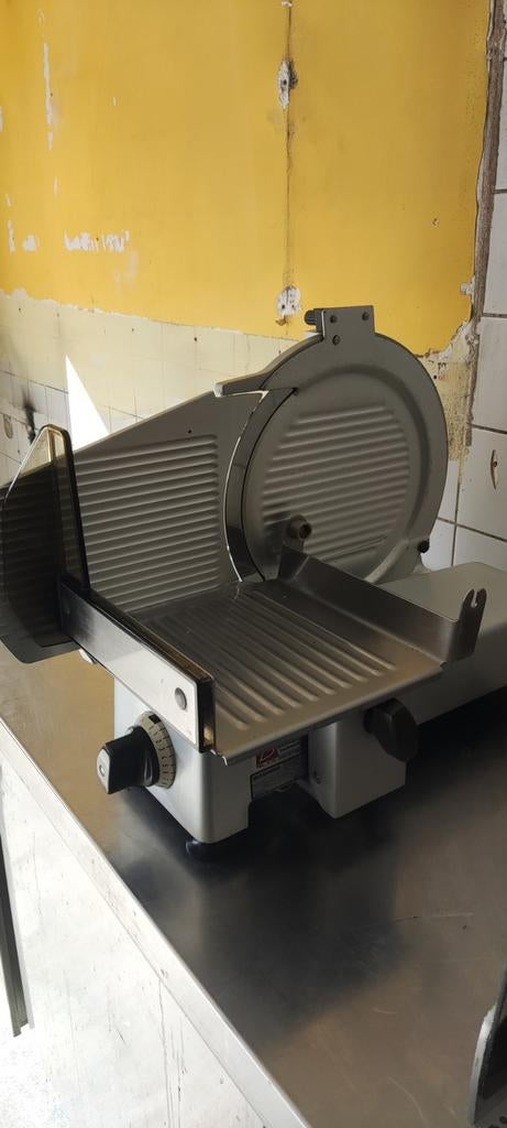 Professionele snijmachine met goed mes, Ophalen, Gebruikt
